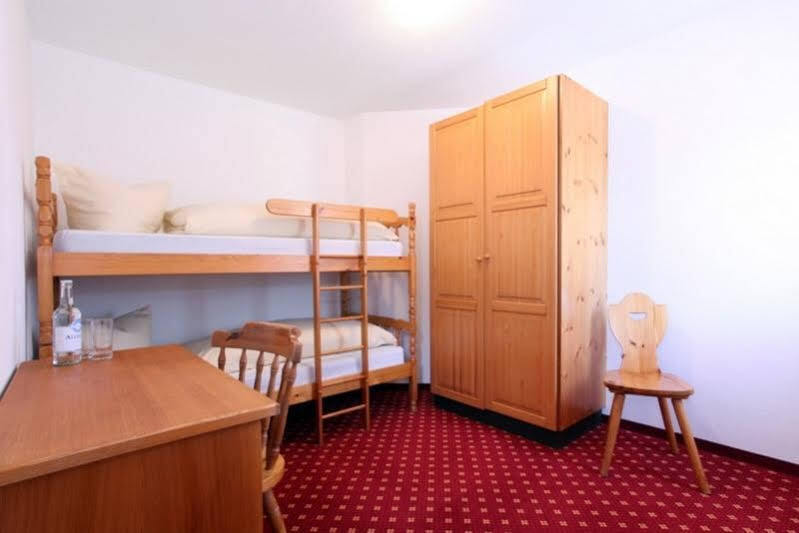 אוברסקסן Hotel Central מראה חיצוני תמונה